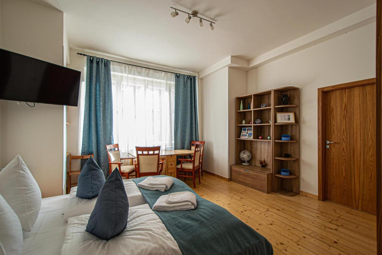 Bright Ruterra In The Heart Of * Praga